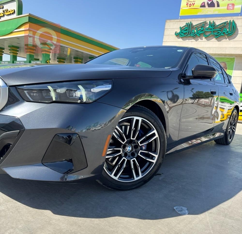 بی ئێم دەبڵیو سیریەس 5